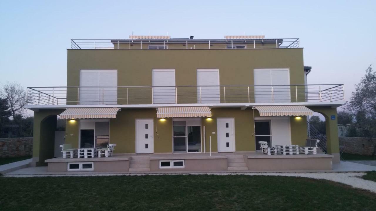Apartments Nogic Peroj Exterior photo